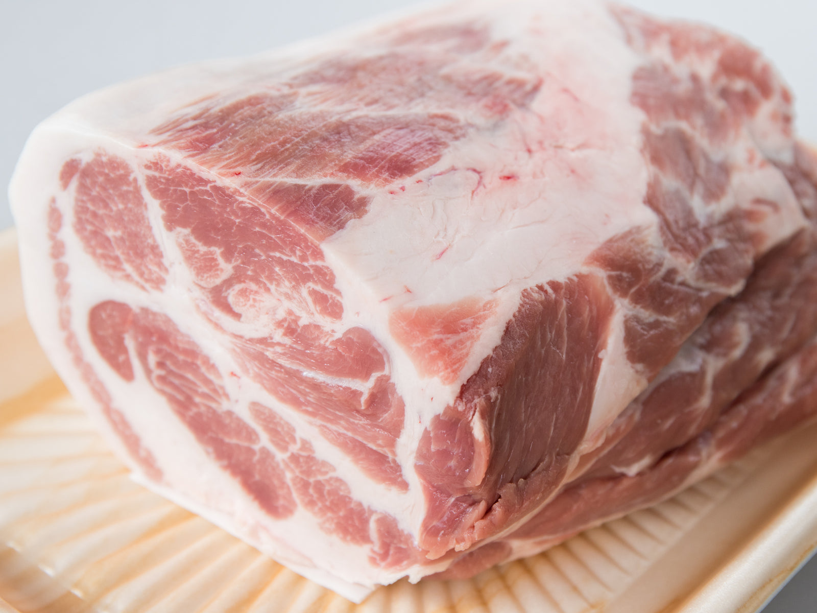 ぶたろーす@プロフ必読です。 meat_rosu_1k_b01_e5a90a21-4b42